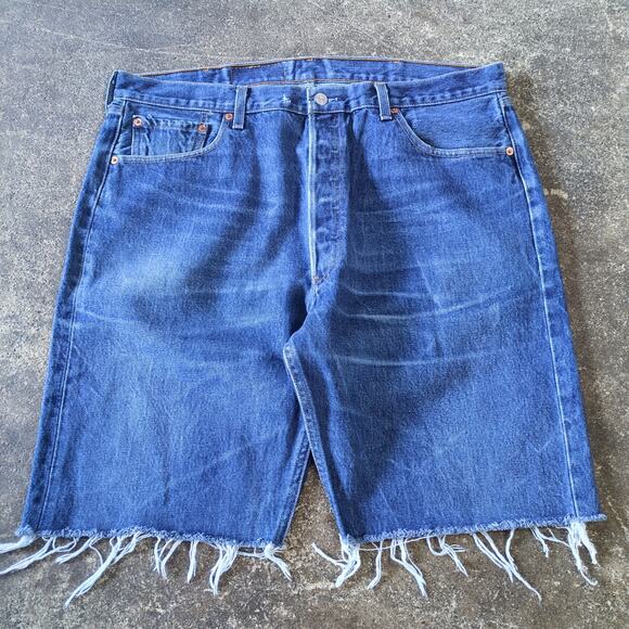 Vintage Levi's 501 Cut Off Shorts Mens 40 Blue Bermuda Jorts Grunge Denim 10" - Picture 1 of 7
